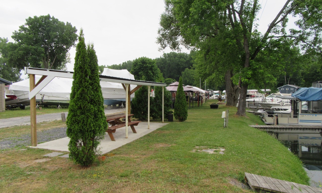 Facilities at Inland Harbor Marina