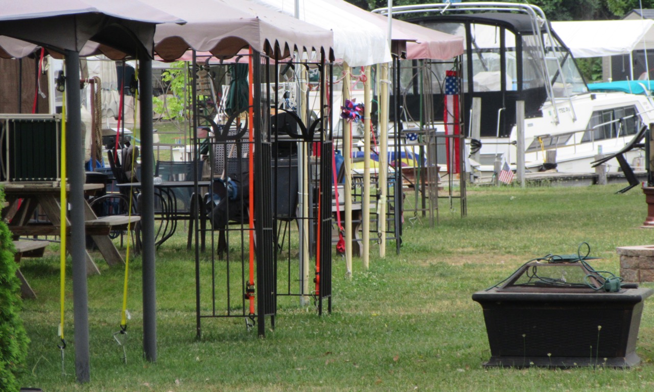 Facilities at Inland Harbor Marina