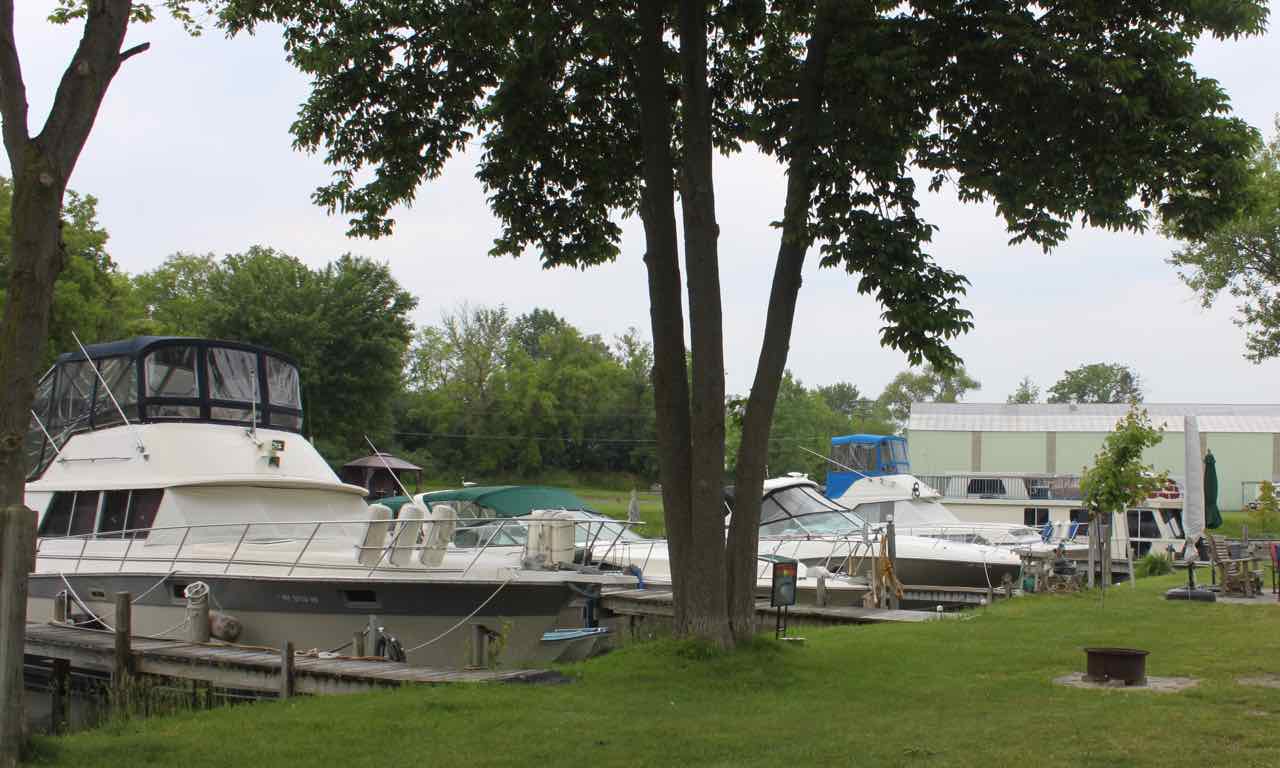 Facilities at Inland Harbor Marina